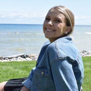 Meet your Posher, Dana